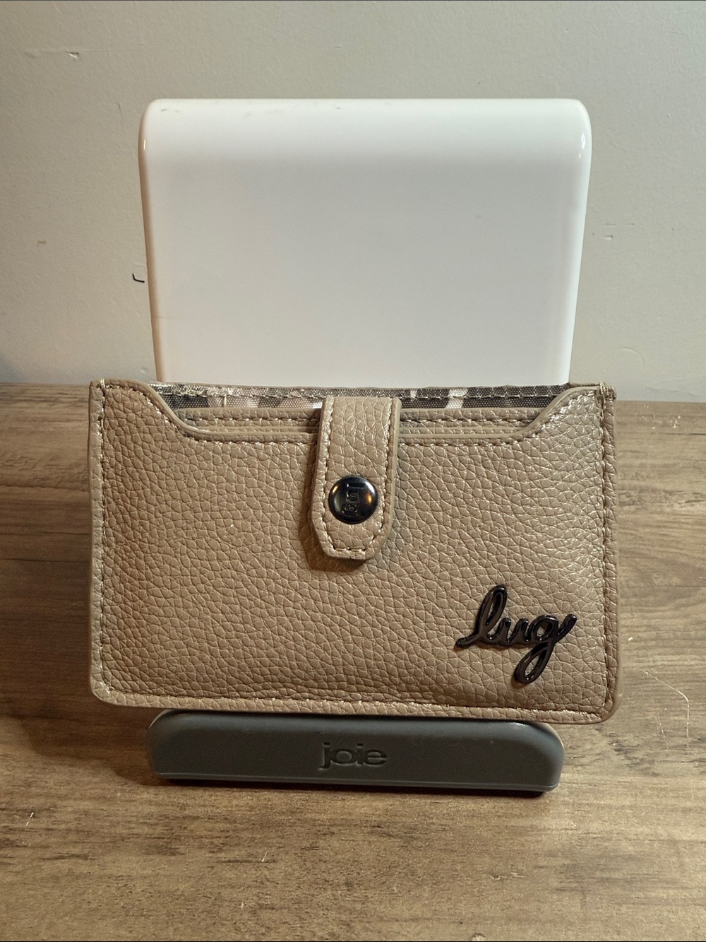 NWOT Lug Lift Classic VL RFID Snap Card Wallet – Sand / Beige Camo lining